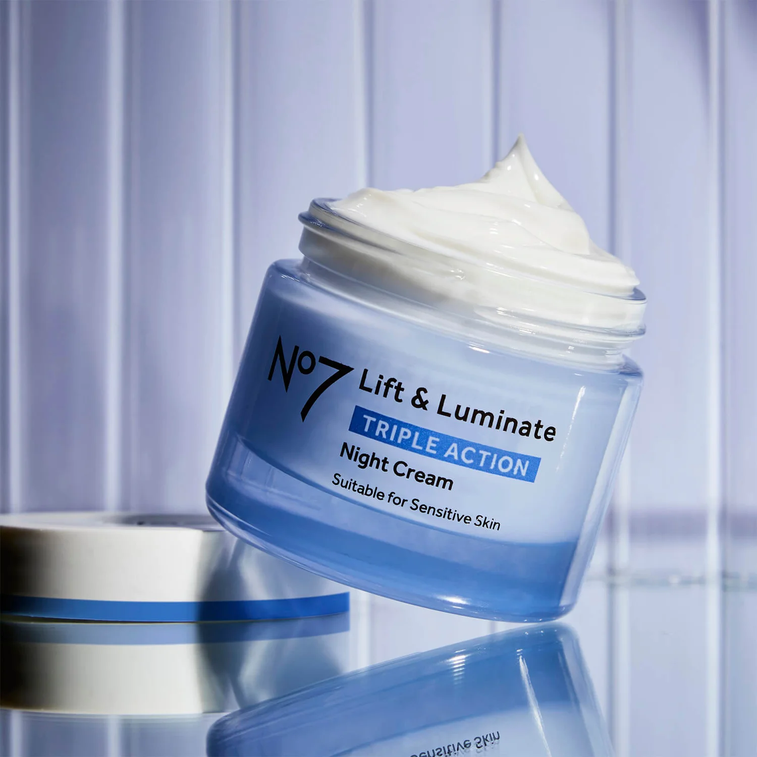 Lift & Luminate Triple Action Night Cream 50ml 4 Lift & Luminate Triple Action Night Cream 50ml - Image 4