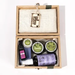 Gift Box Large -Skin Care Specialty Store image 7c8f84b9 8eec 4b7f 9f91 511407bb2cf1 scaled